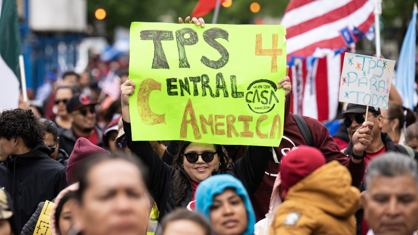 Featured image for U.S. Ends Temporary Protections for Honduran and Nicaraguan Immigrants