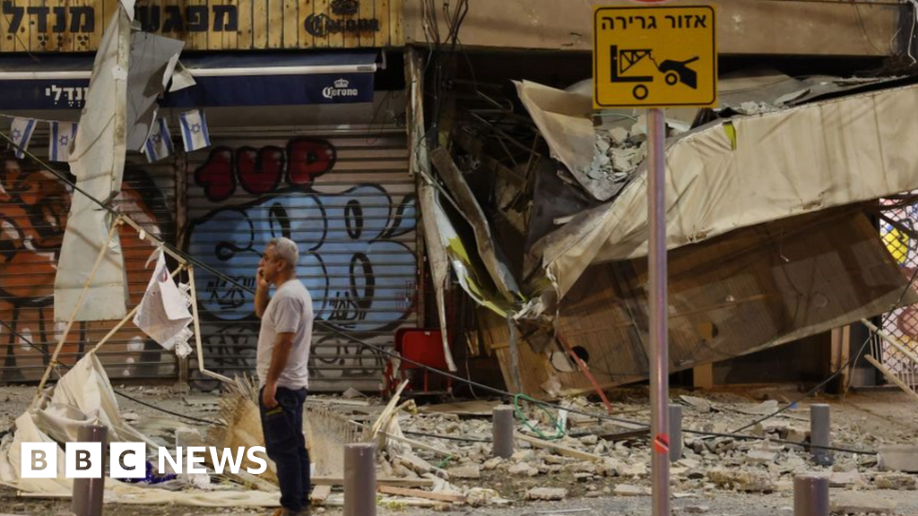 "Israeli Economy Contracts by 19.4% Amid Gaza War"
