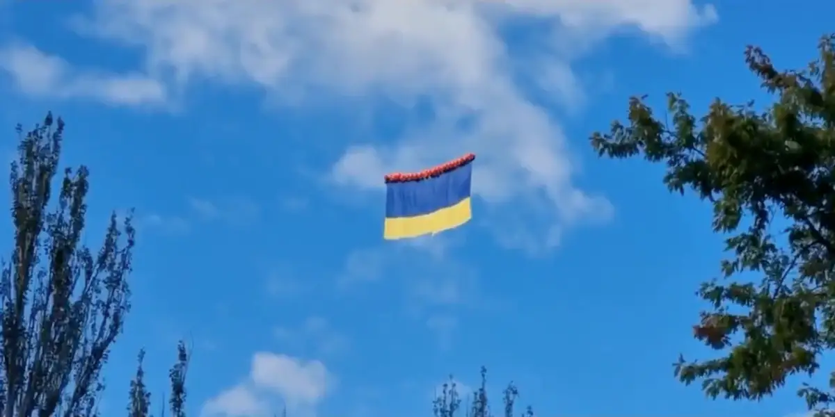 Featured image for "Ukraine's Bold Display: Flying National Flag Over Russian-Held Donetsk"
