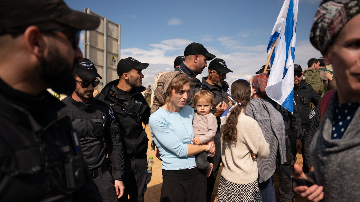 "Humanitarian Aid Politics: Challenges and Controversies in Gaza"