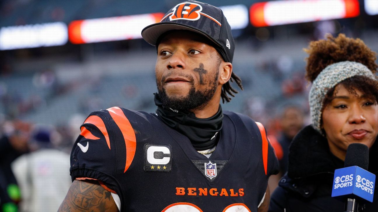 "Texans Sign Joe Mixon to Lucrative 3-Year Contract After Bengals Trade"