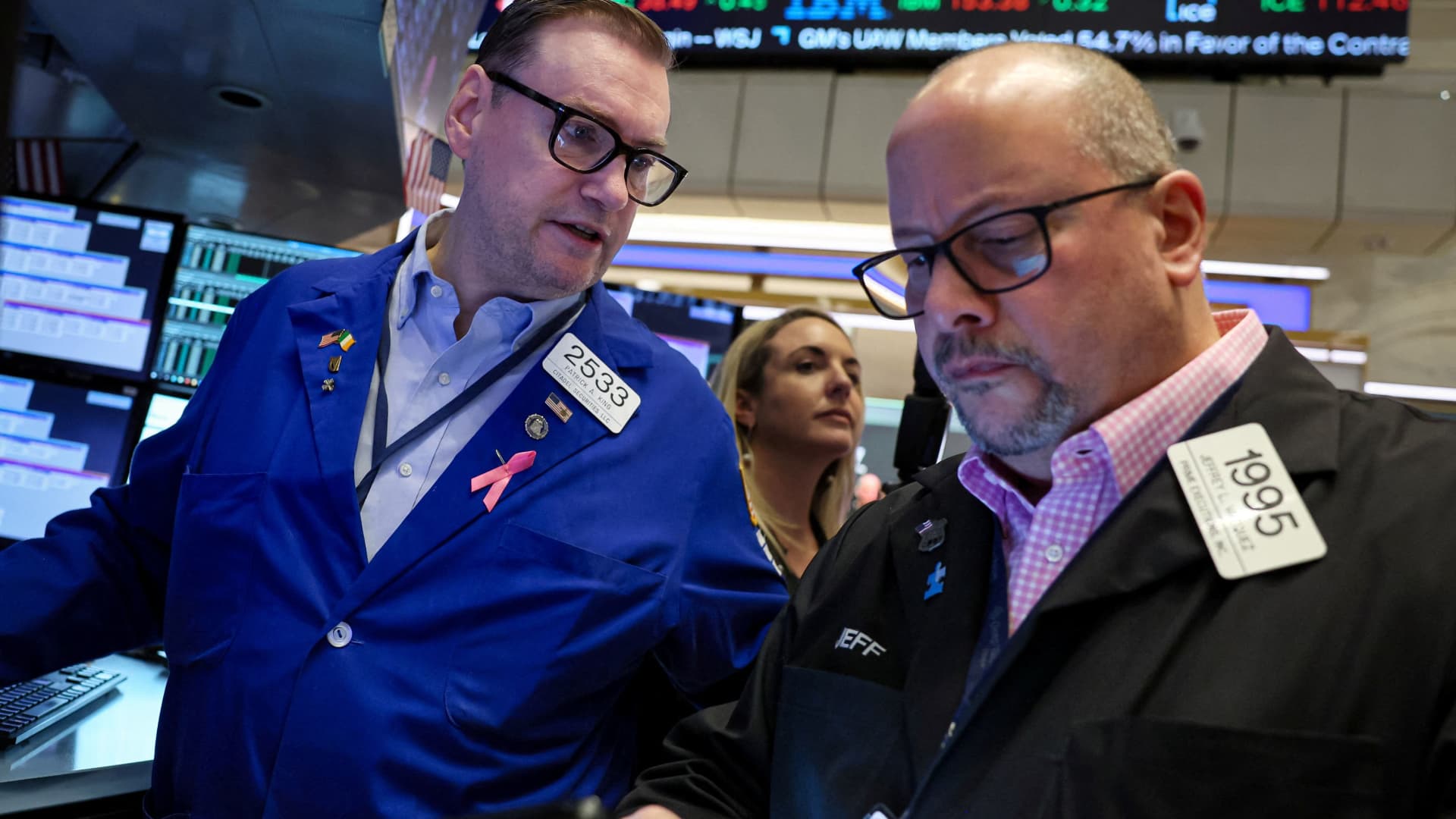 "Federal Reserve Officials Debate Timing of Rate Cuts Amid Market Uncertainty"