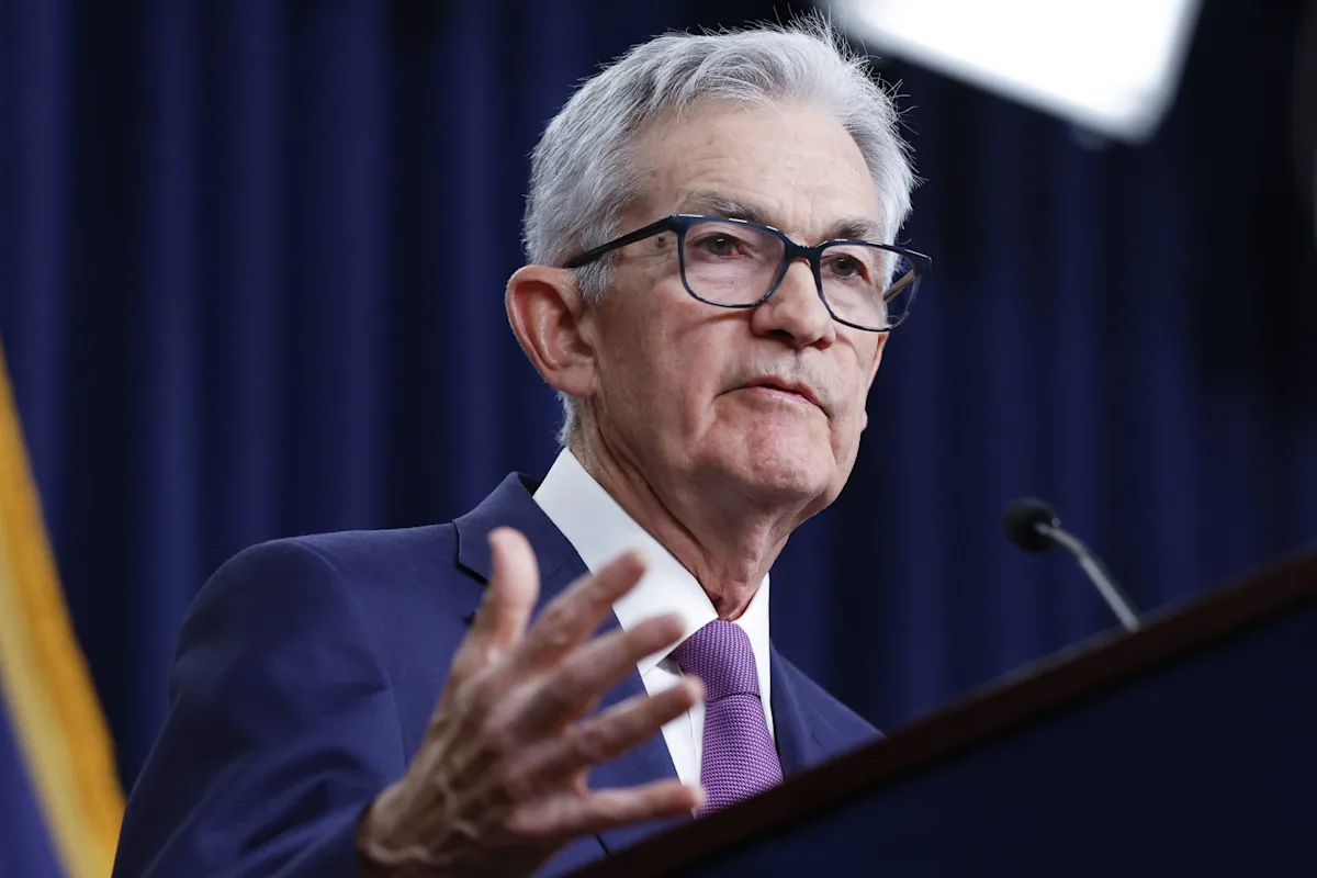 "Powell Urges 'Adult Conversation' on Unsustainable US Debt"