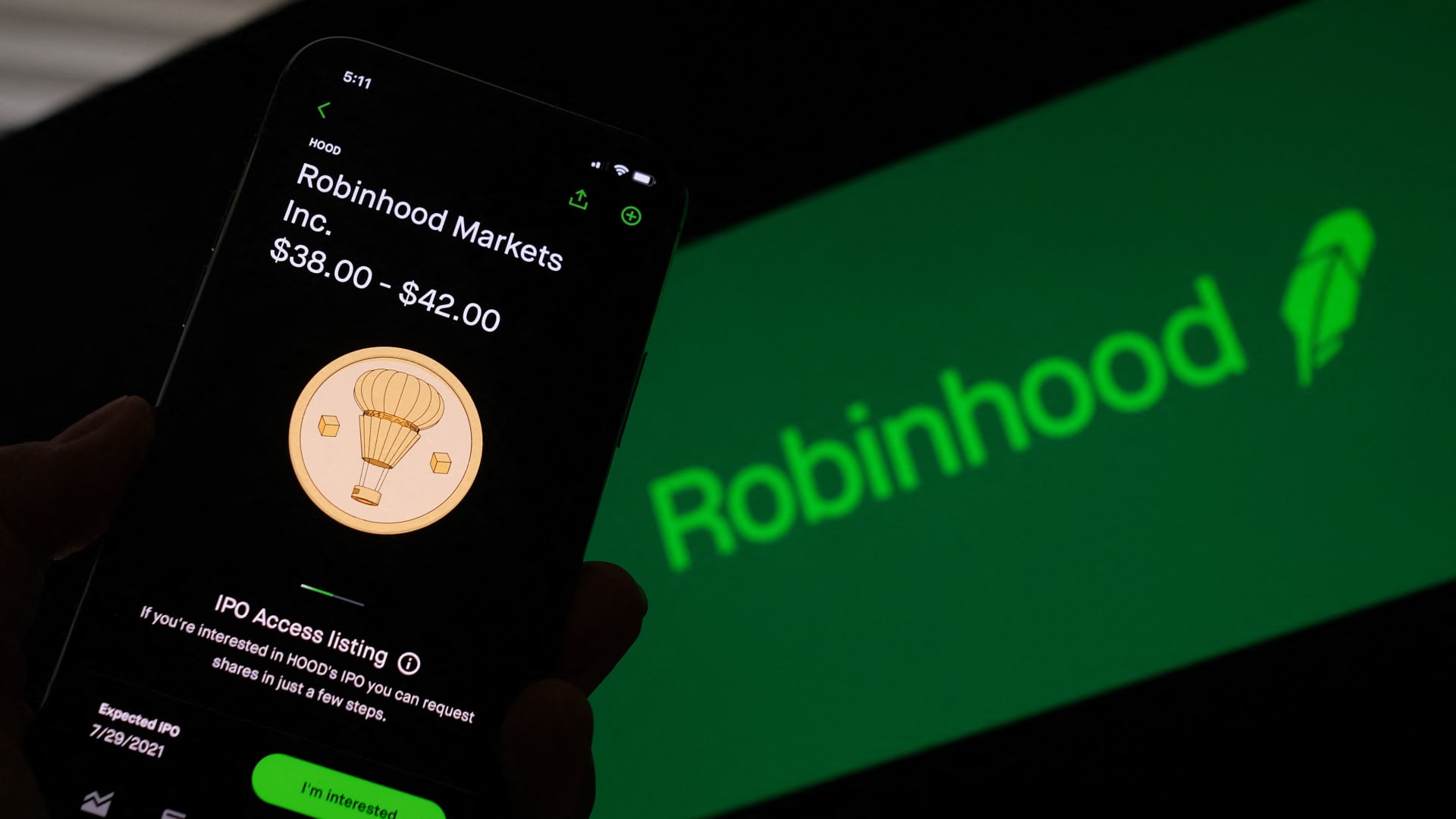 Robinhood's Stock Plummets as Trading Volume and Revenue Decline