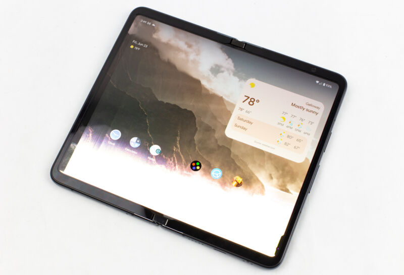 Featured image for "Assessing the Design Vulnerability of the Google Pixel Fold: A Review"