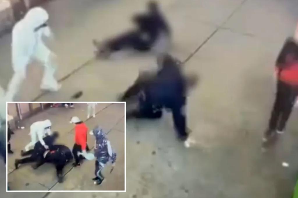 Featured image for Fleeing Migrants Accused of Beating NYPD Officers Arrested in Phoenix