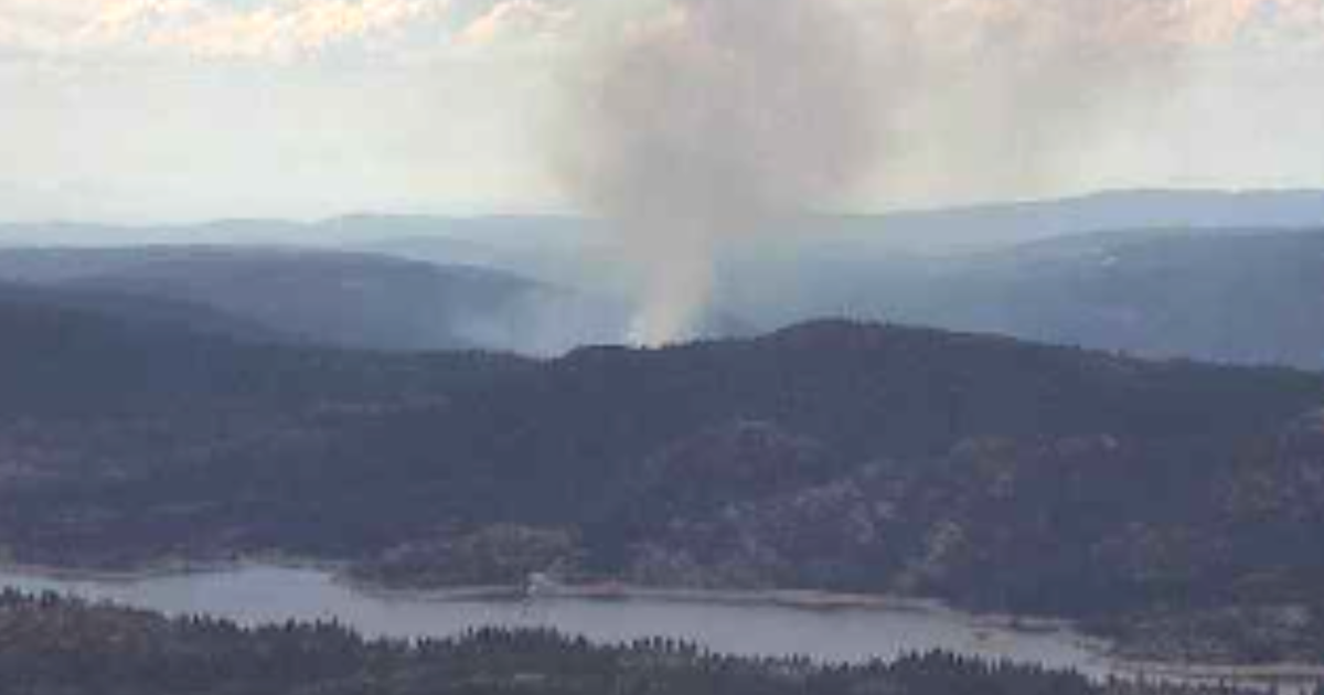 Featured image for "Highway Fire Forces Evacuations in Nevada County"