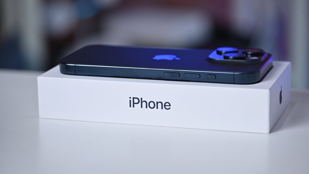 Apple's Revolutionary In-Store iPhone Updates Without Unboxing