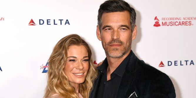 Featured image for Shania Twain advocates for diversity in country music and fashion.