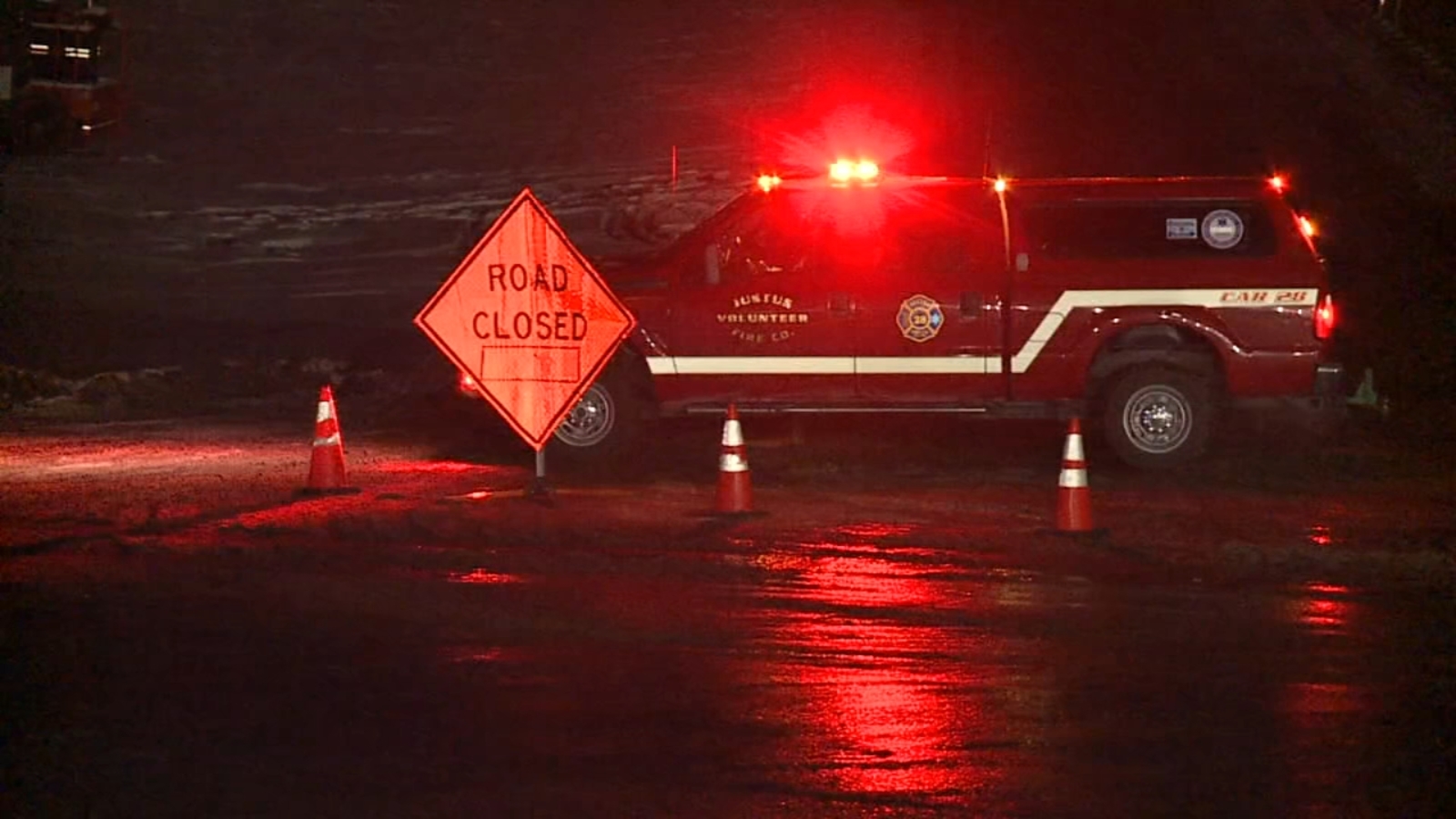 Featured image for Tragic Accident: 5 Killed by Tractor-Trailer on Snowy Pennsylvania Interstate