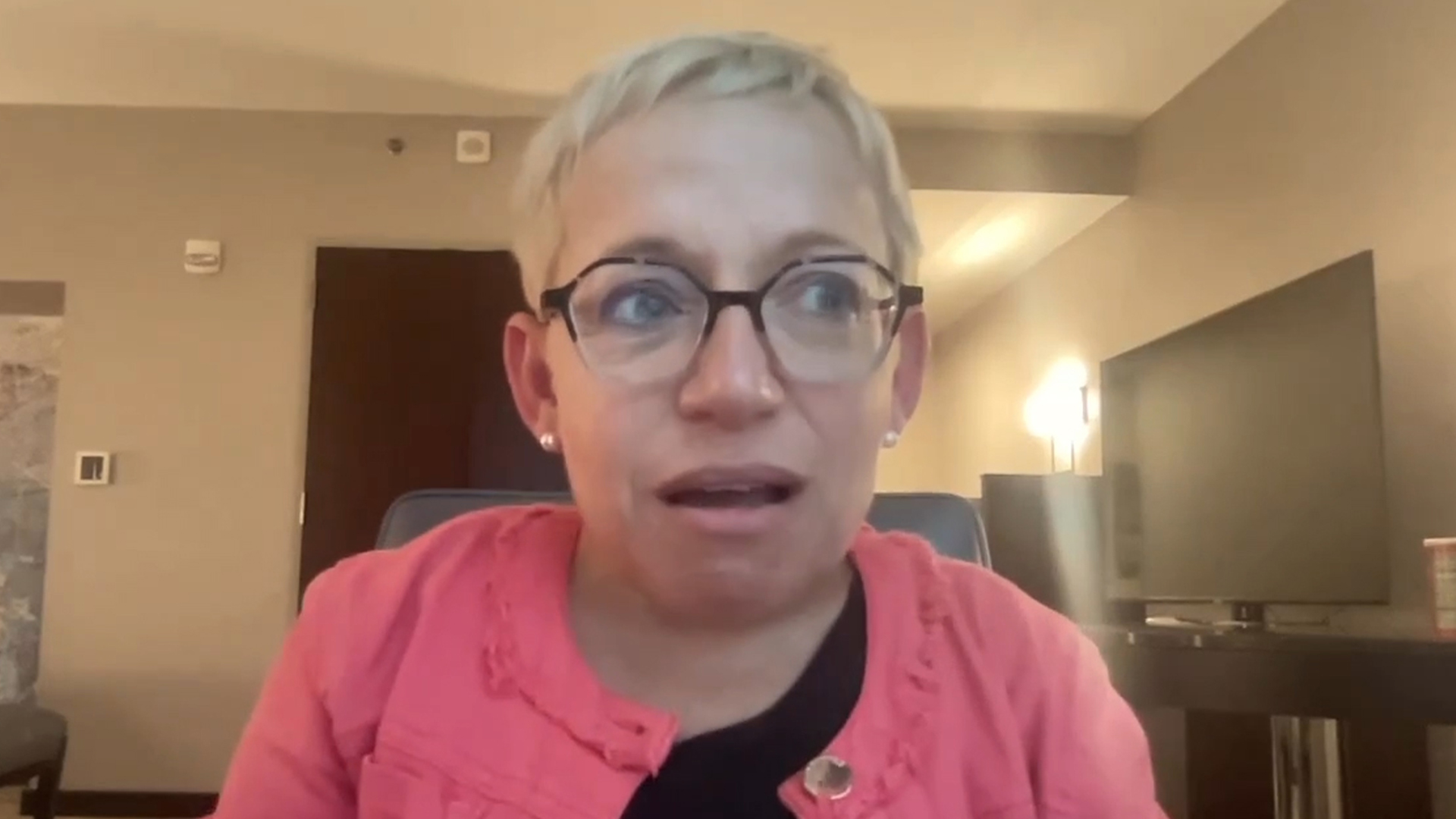 "Little Couple Star Dr. Jen Arnold's Apology Video: Son's Controversial Dance Sparks Backlash"
