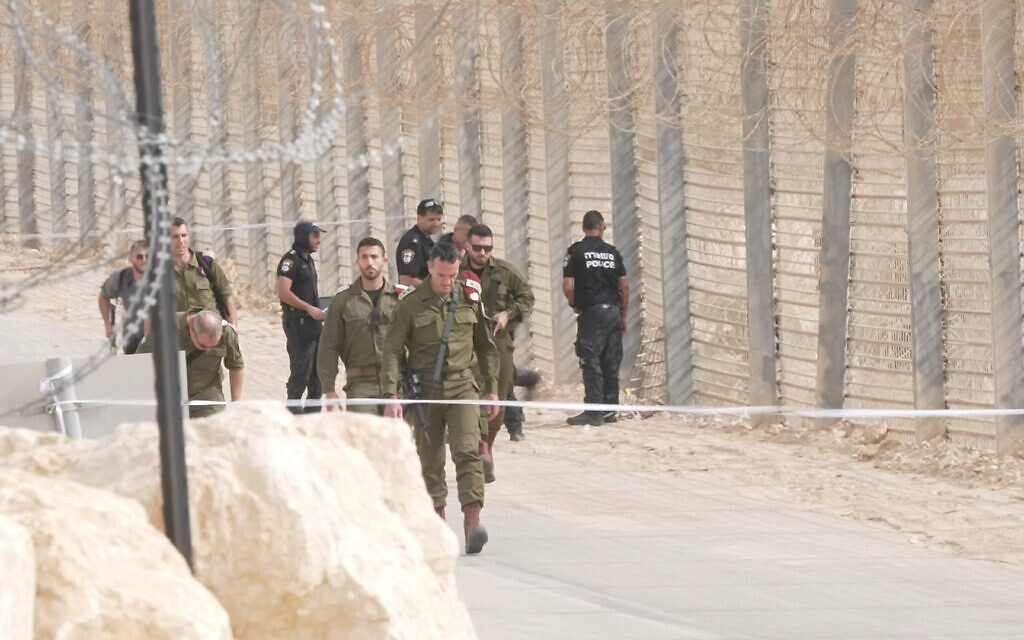 Featured image for IDF blames deadly Egypt border attack on easily opened gate, officer dismissed.