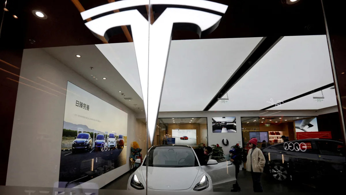 Tesla's Q1 Delivery Miss Sparks Bearish Analyst Sentiment
