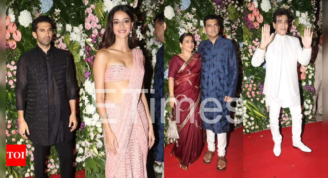 Featured image for Star-studded Diwali bash: Ananya Panday, Aditya Roy Kapur, Kriti Sanon, Vidya Balan, Jeetendra grace the event