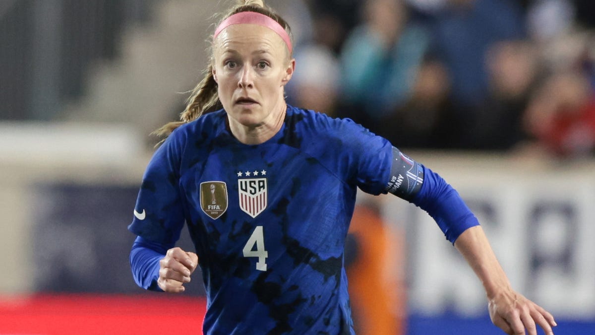 USWNT captain Becky Sauerbrunn ruled out of World Cup with foot injury.