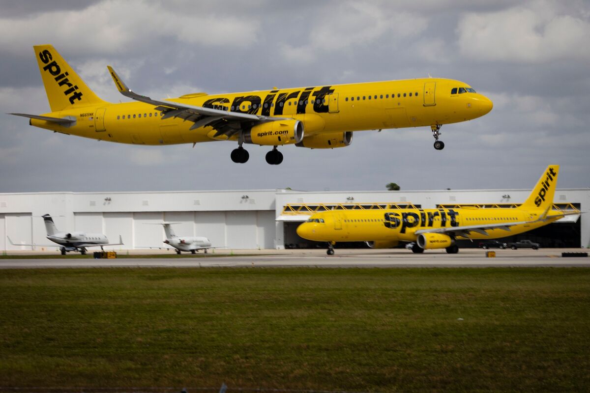 Featured image for Spirit Airlines Files Second Bankruptcy in a Year, Impacting Flights and Loyalty Programs
