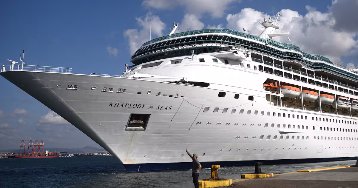 Featured image for Cruise Passenger Jumps Overboard to Avoid $16,000 Gambling Debt