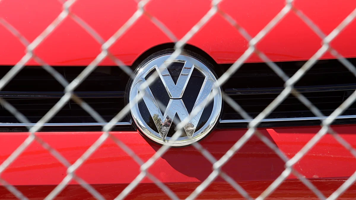 VW Plans 50,000-Job Cut Amid Profit Slump