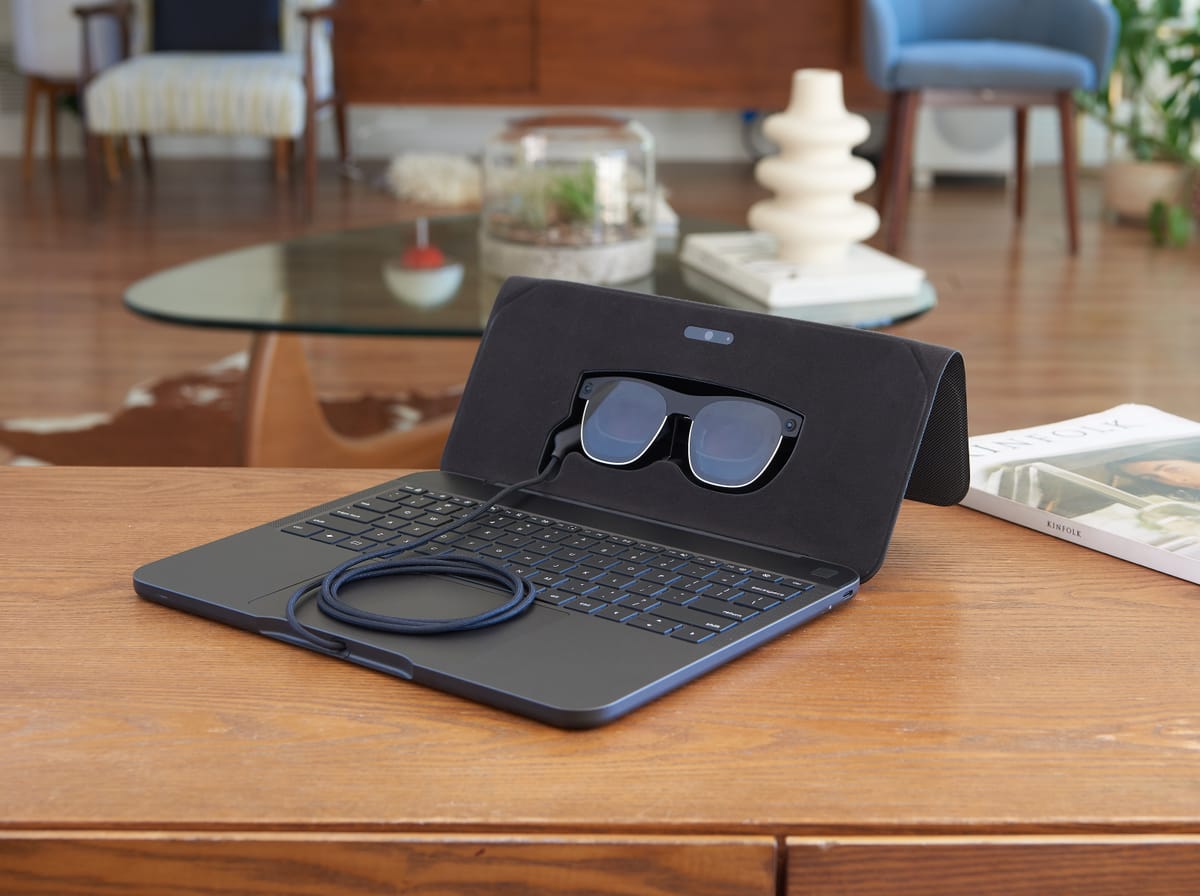 Featured image for "Spacetop G1: Screenless AR Laptop with 100-Inch Display Now Available"