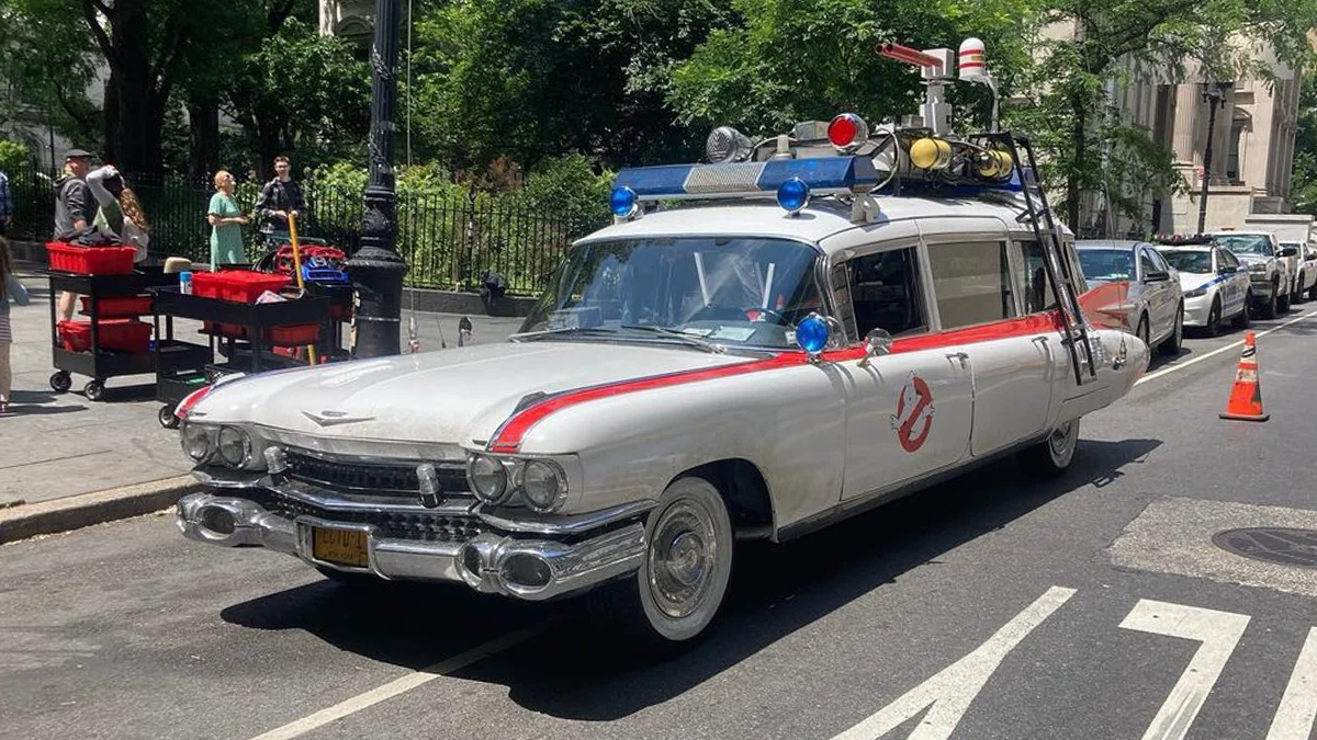Featured image for Ghostbusters sequel filming in NYC reveals new Easter egg and high-speed chase.