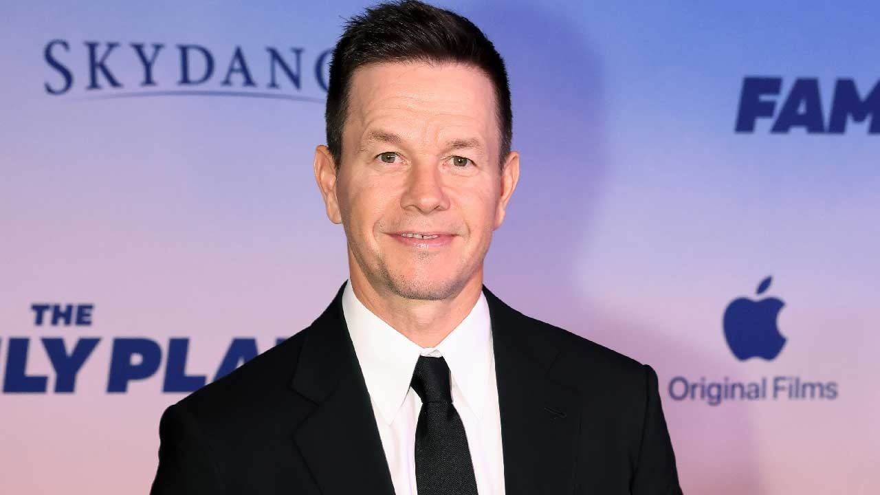 Featured image for Celebrity Brothers and Stylish Wives: Mark Wahlberg Congratulates Donnie on 'Blue Bloods' Finale, While George Clooney Reflects on Amal's Fashion Choices