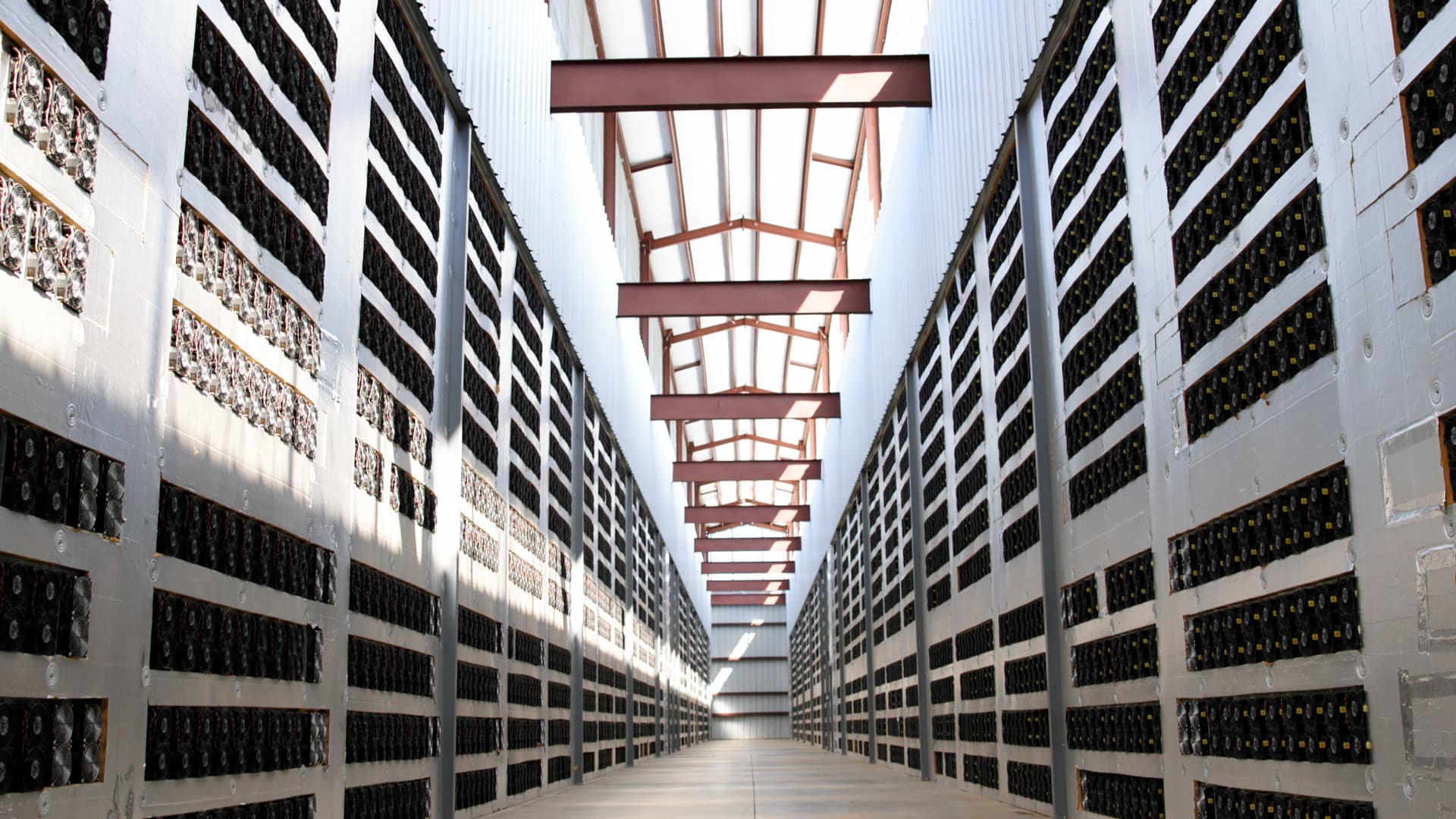 Featured image for Core Scientific Secures $3.5B AI Partnership, Boosting Stock and Infrastructure