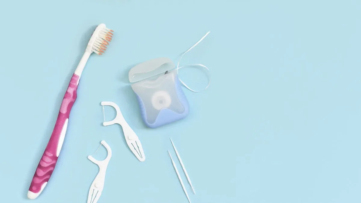 Floss First, Then Brush: Dentists Explain the Optimal Dental Routine