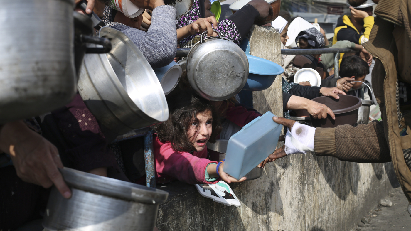 "Blinken Urges Peace Talks in Israel Amid Escalating Conflict"