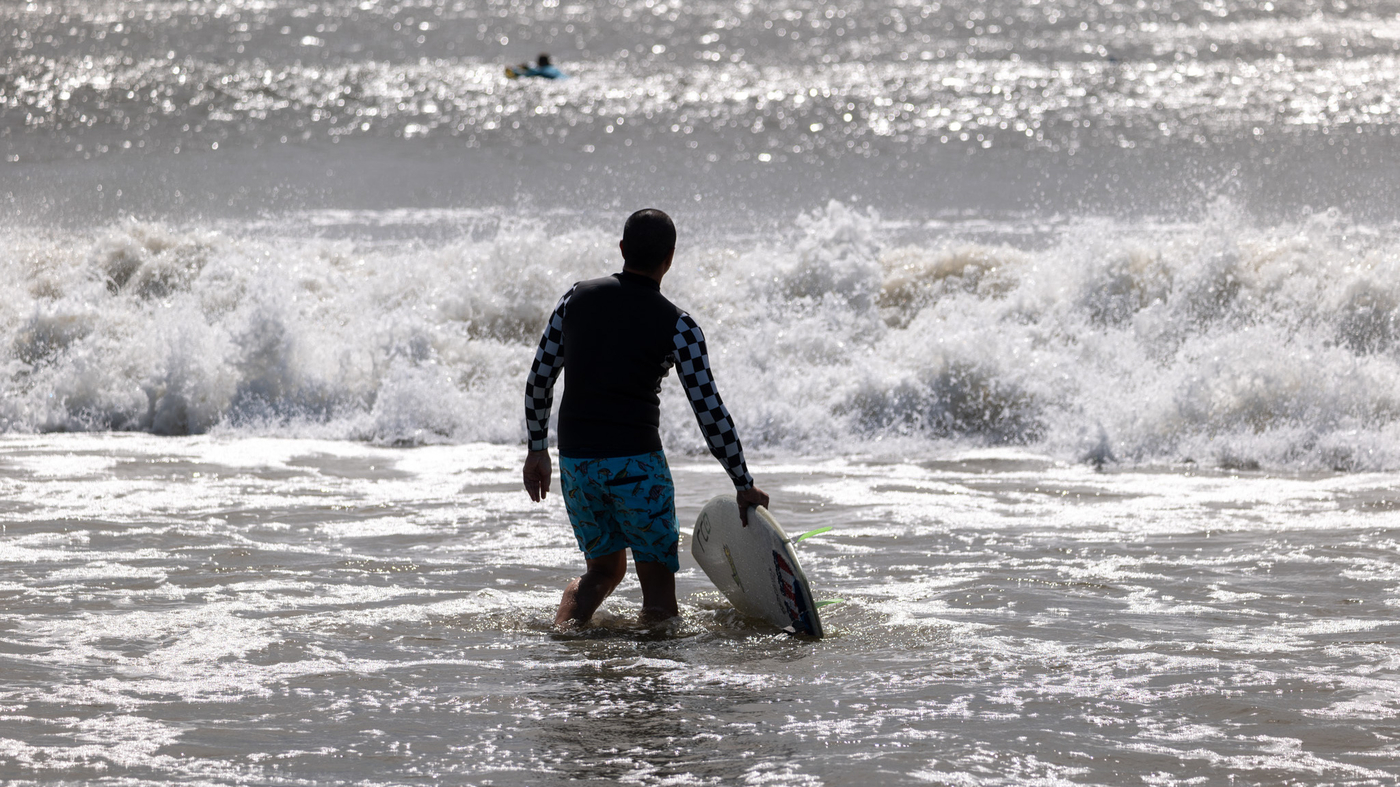 "Deadly Rip Currents and Indirect Impacts: Hurricane Lee's Concerning Developments"