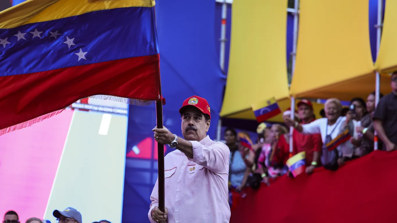 Venezuela Faces Rising Tensions Amid US Talks and Military Strikes