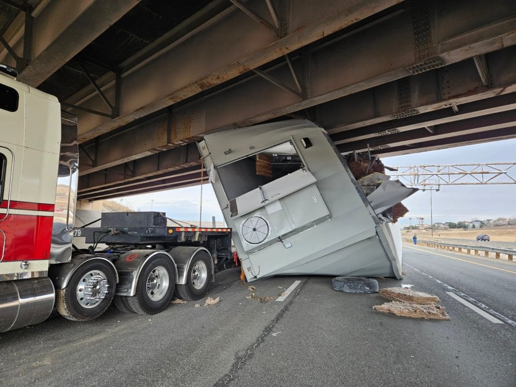 Featured image for Multiple Crashes and Bridge Collision Cause Westbound I-70 Closure in Golden