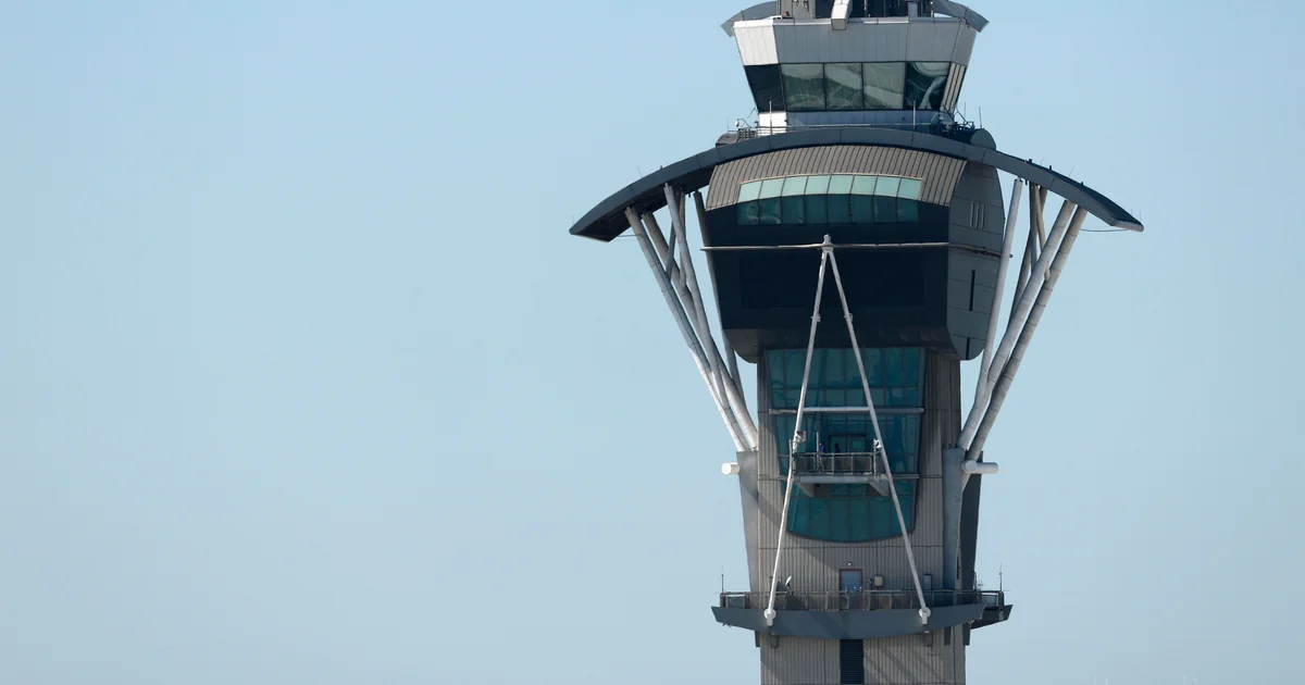 Air Traffic Controllers Miss Paychecks Amid Government Shutdown, Raising Disruption Concerns