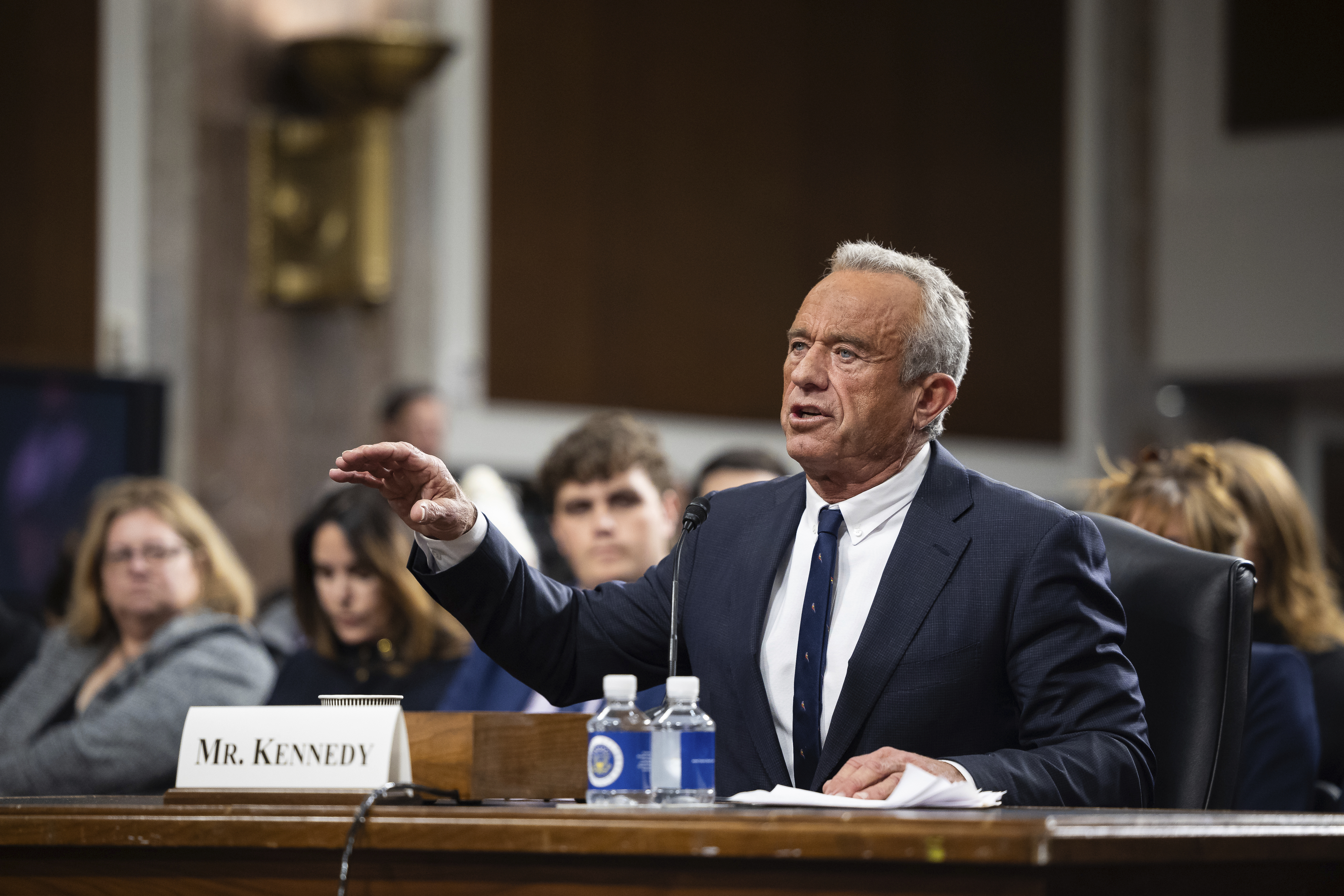 Featured image for Experts Question New COVID Vaccine Guidelines Amid Safety and Trust Concerns