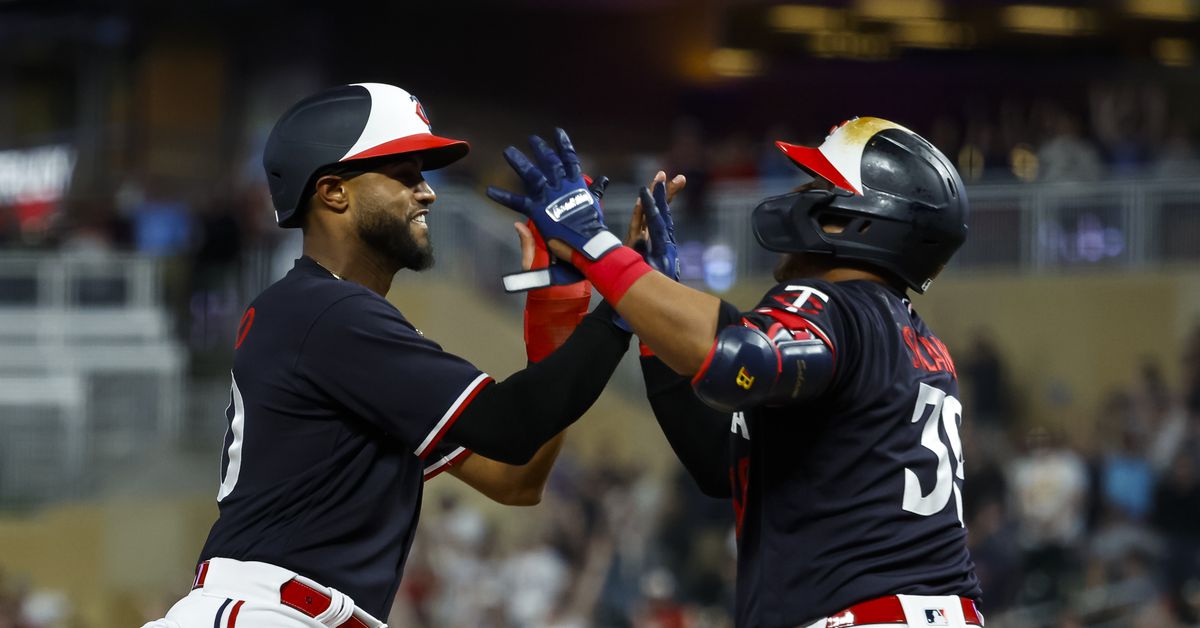 "Previewing the Twins vs Yankees Series: Pitchers, Odds, and Predictions"