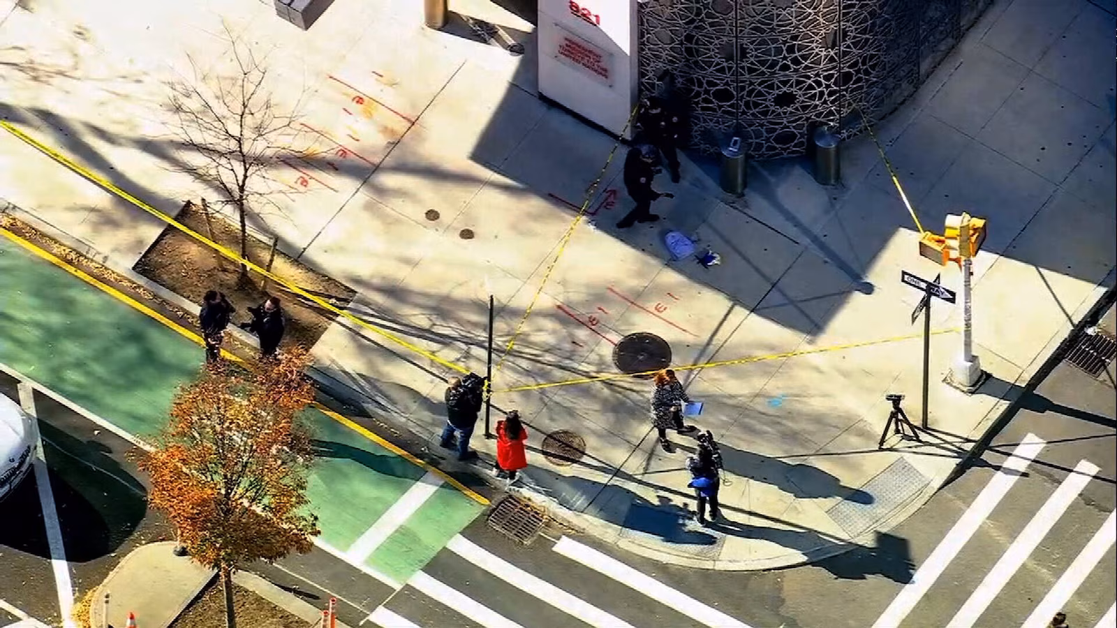 Manhattan Stabbing Spree Leaves 2 Dead, Suspect in Custody