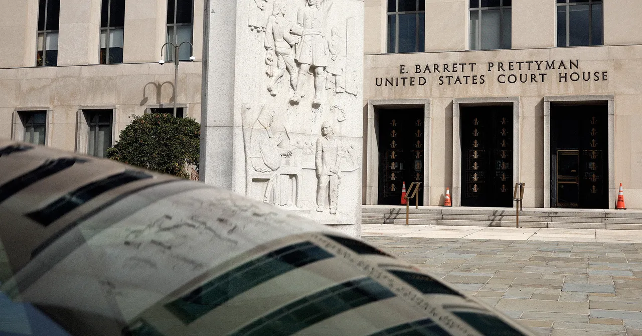 Featured image for Ex-Cyber Executive Admits to Selling Secrets to Russia