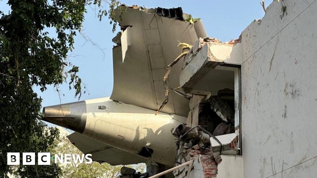 Featured image for Preliminary Report Links Engine Fuel Cutoff to Air India Flight 171 Crash