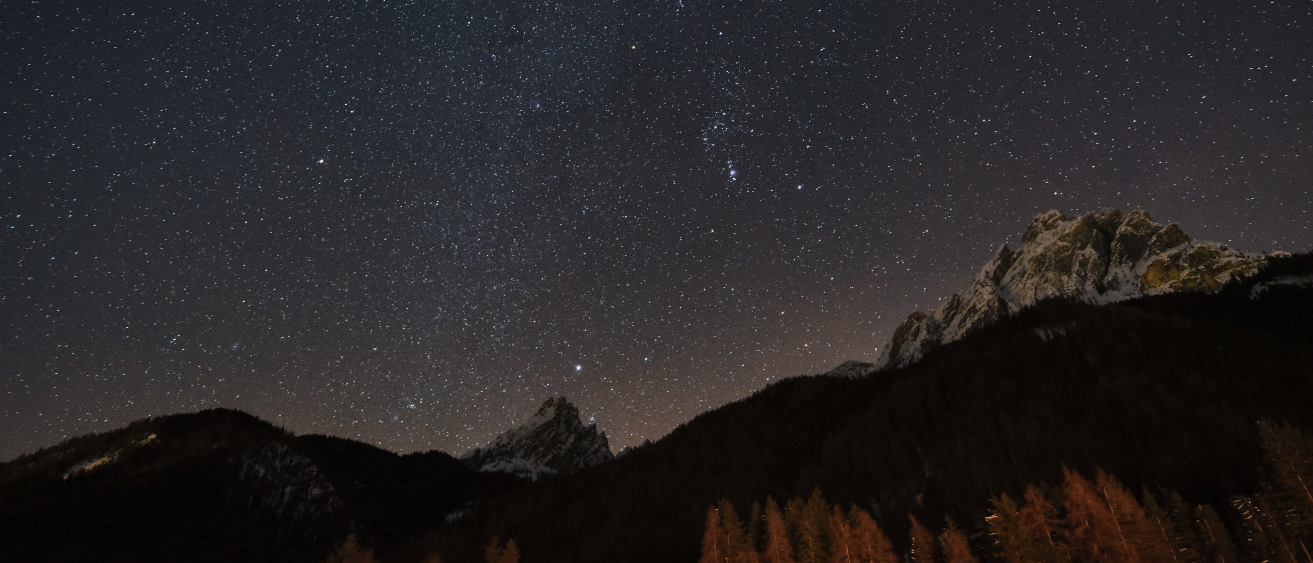 "Debate Over 3000-Year-Old Carvings: Star Map or Something Else?"