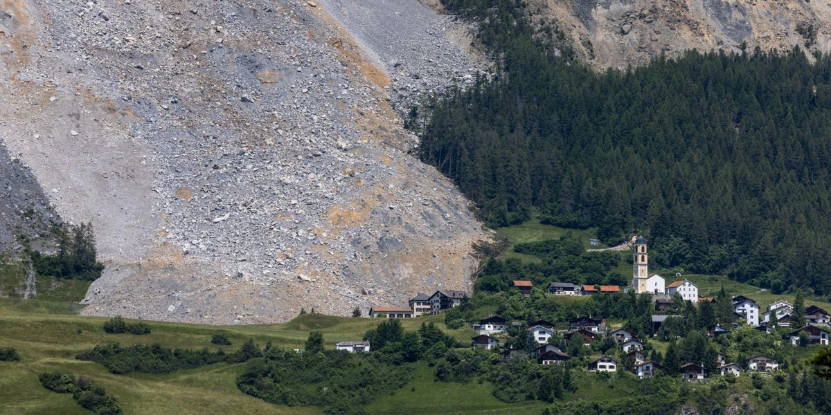 Featured image for Swiss Alps village narrowly avoids destruction in massive rockslide.