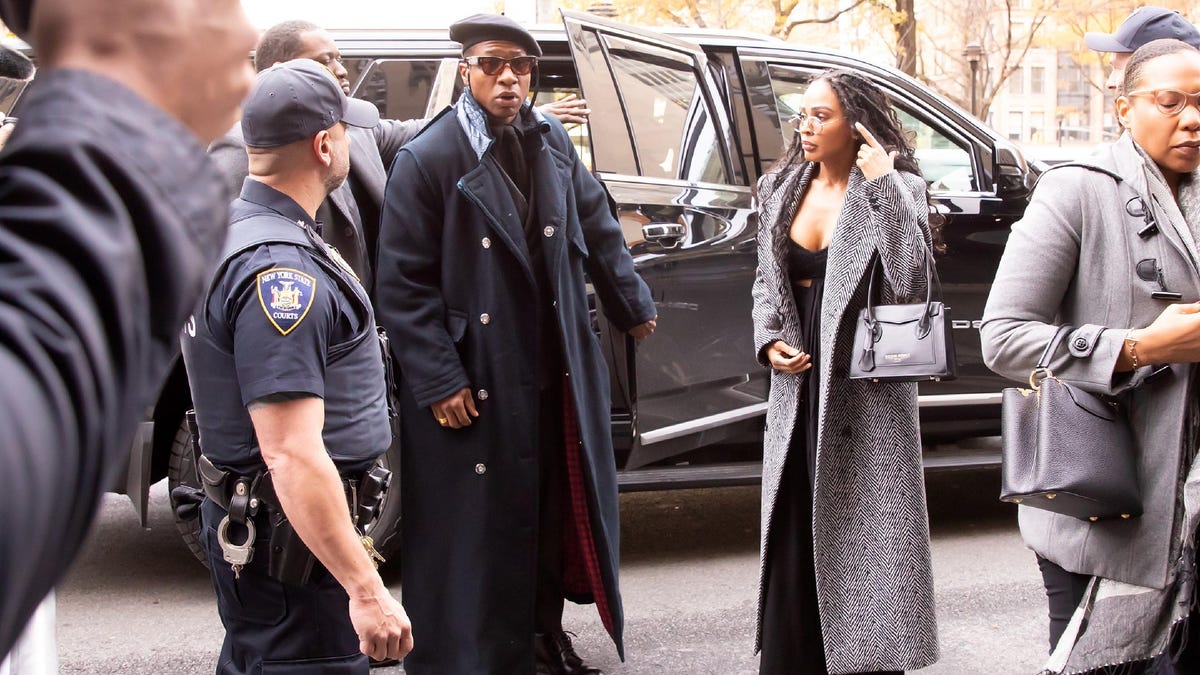 "Jonathan Majors Assault Trial: Competing Narratives and Allegations of Emotional Abuse"