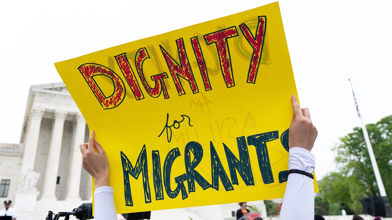 Supreme Court unanimously rules in favor of transgender woman in deportation case