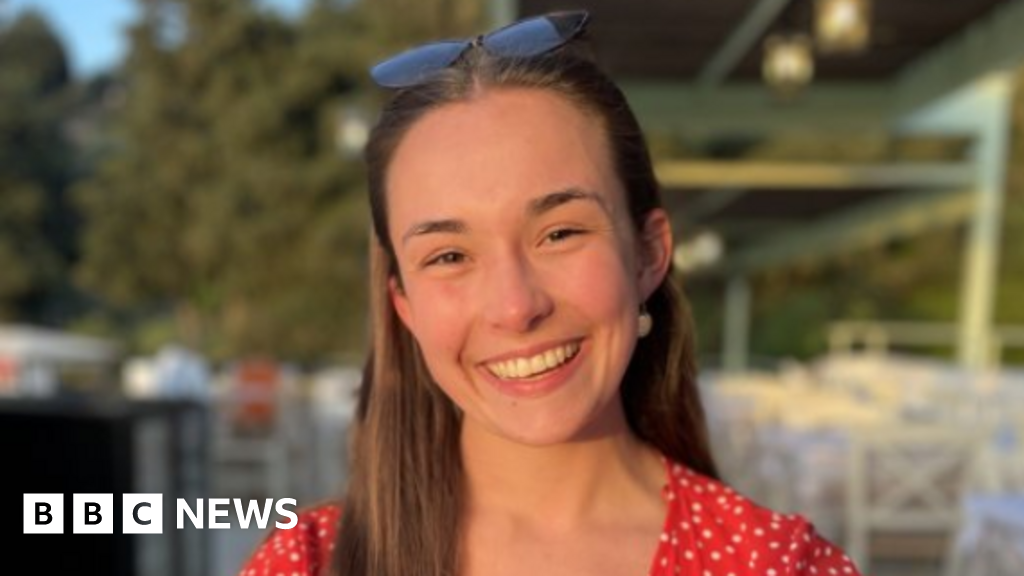 Featured image for Anorexia Survivor Embraces New Support Service