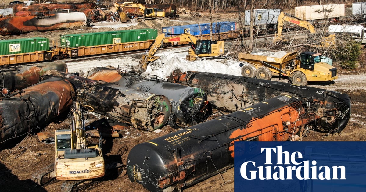 Ohio derailment site exceeds safe limit for carcinogenic chemical levels.