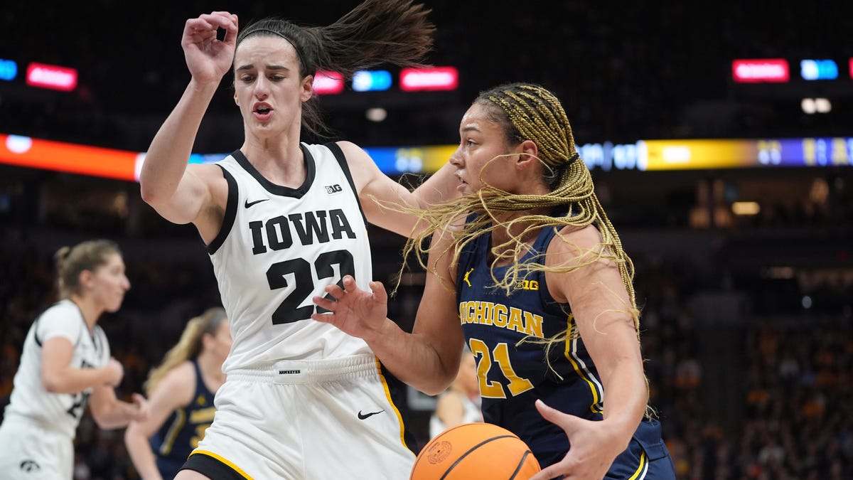 "Caitlin Clark Leads Iowa to Big Ten Women's Basketball Tournament Final"