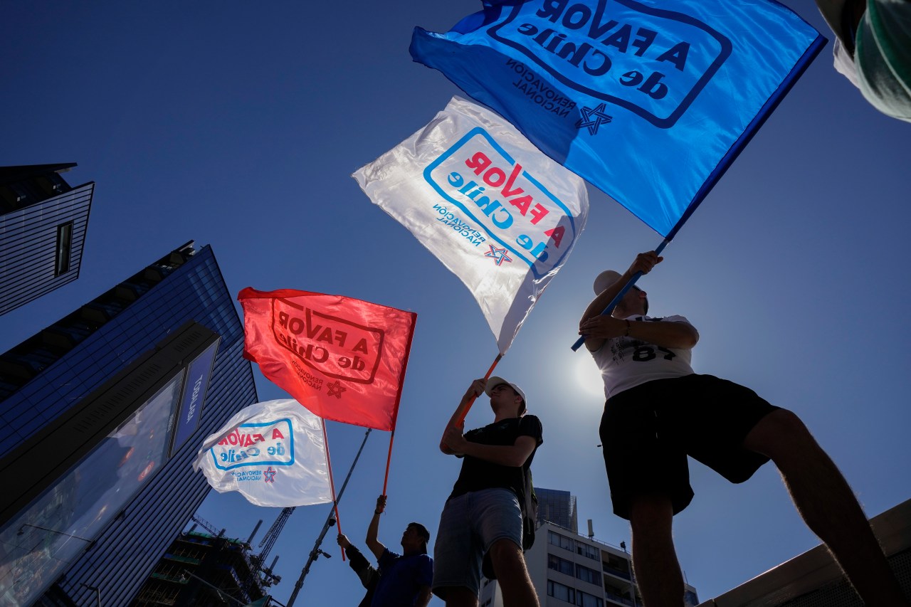 Chileans to Decide on Influential Conservative Constitution Draft