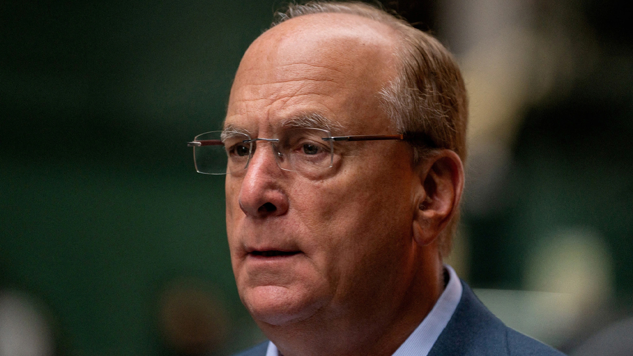 BlackRock CEO Larry Fink Forecasts Inflation Persistence and No Major US Recession in 2023.