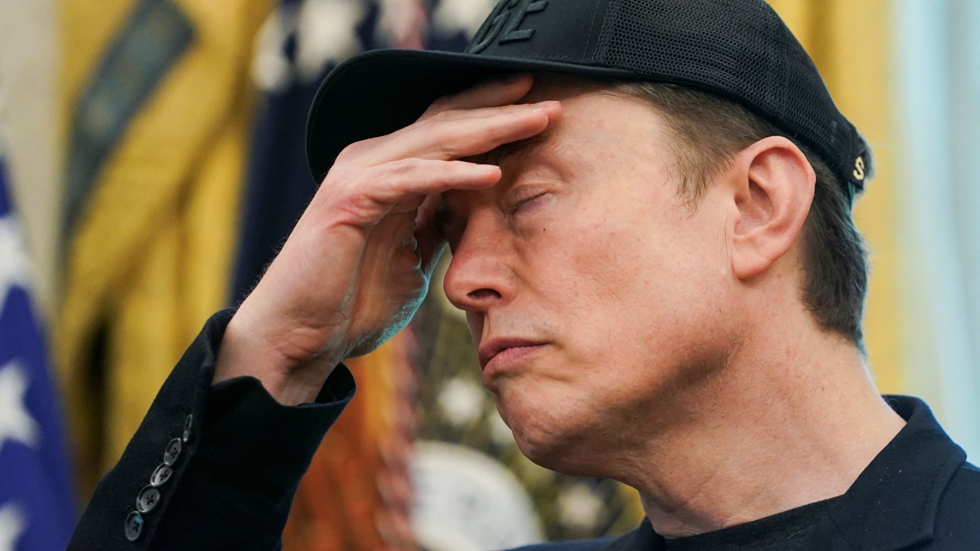 Featured image for Tesla Shares Drop 5% Amid Trump-Musk Dispute and Robotaxi Launch