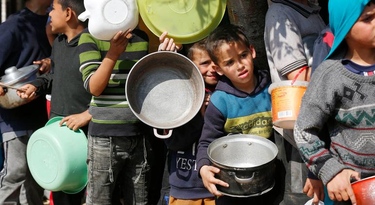 Israel Blocks UNRWA Food Convoys to Northern Gaza