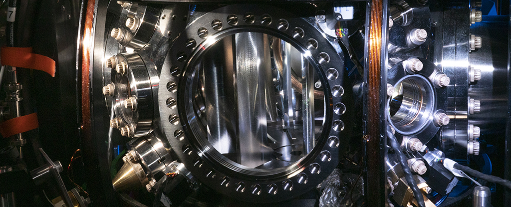 Featured image for Breakthrough Measurement Reveals Unprecedented Details of Electron's Dipole Moment and Topological Spin