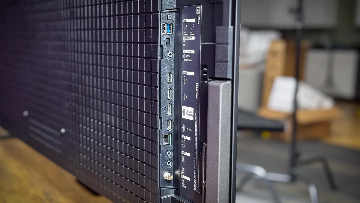 Featured image for Revitalize Old Systems for Free Using Your TV's Hidden USB Feature